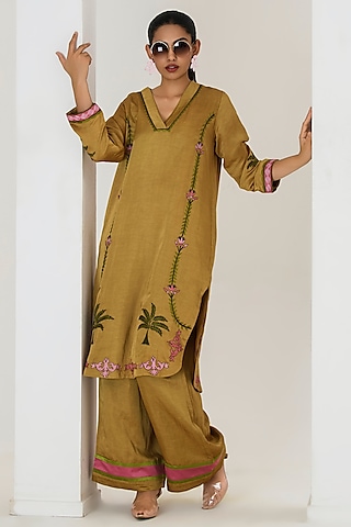 Mustard Linen Satin Floral Embroidered Kurta Set by Saahiil Kapoor