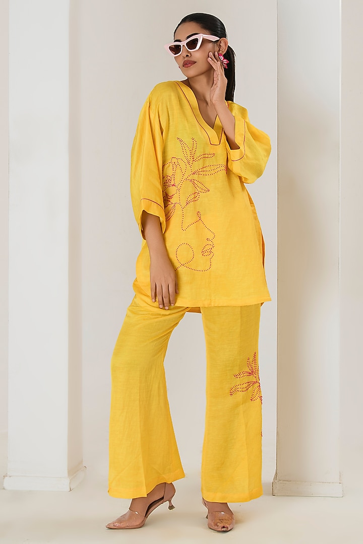 Yellow Linen Satin Beads Work Short Kurta Set by Saahiil Kapoor at Pernia's Pop Up Shop