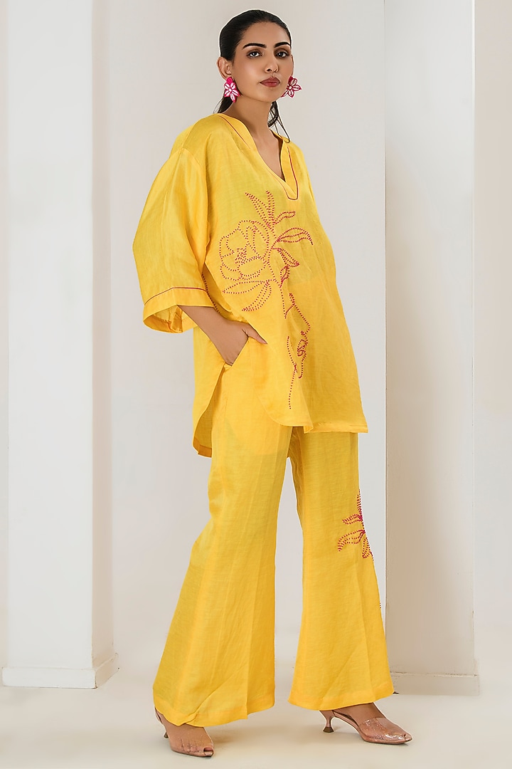 Yellow Linen Satin Beads Work Short Kurta Set by Saahiil Kapoor at Pernia's Pop Up Shop