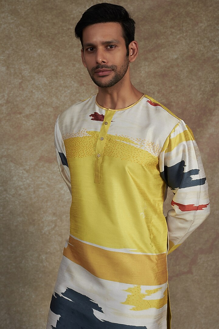 Yellow & White Silk Dupion Printed Kurta by Saksham and Neharicka Men at Pernia's Pop Up Shop
