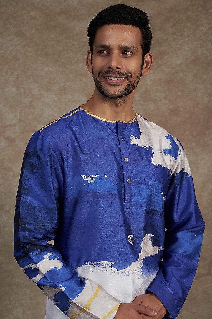 Blue & White Silk Dupion Printed Kurta by Saksham and Neharicka Men at Pernia's Pop Up Shop