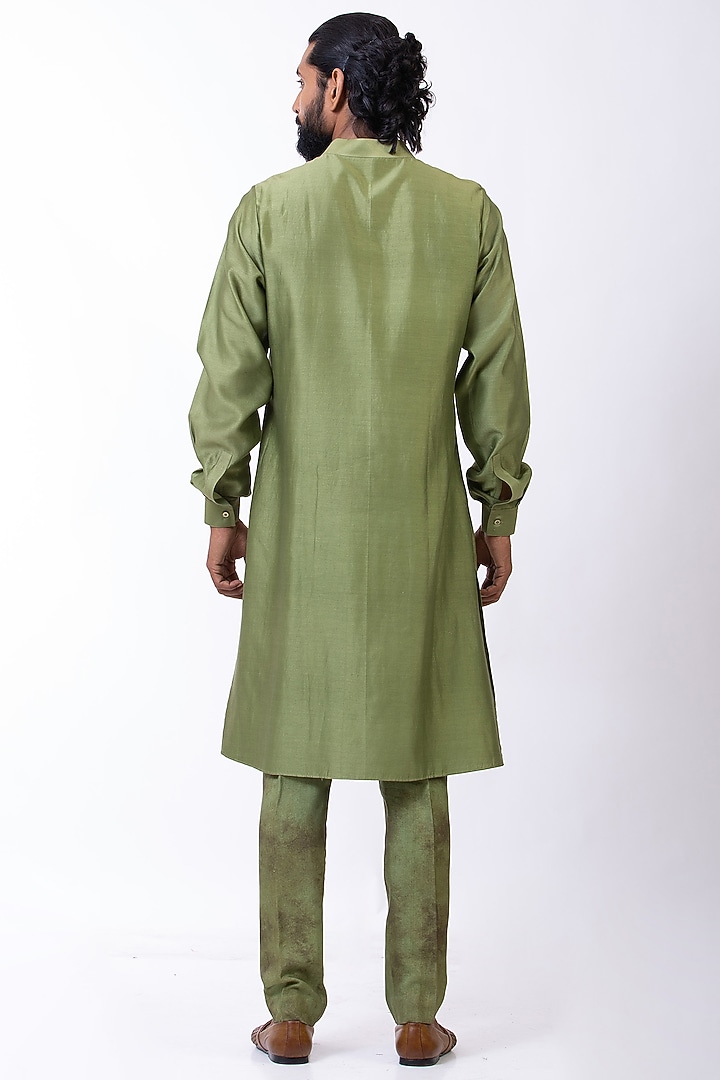 Olive Chanderi Hand Embroidered Handcrafted Kurta by Saksham and Neharicka Men at Pernia's Pop Up Shop