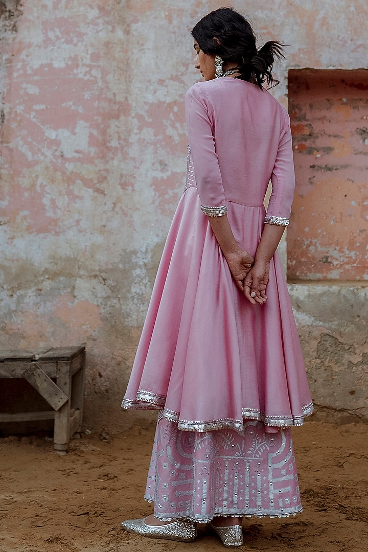 Pink Hand Embroidered Kurta Set by Saksham and Neharicka at Pernia's Pop Up Shop
