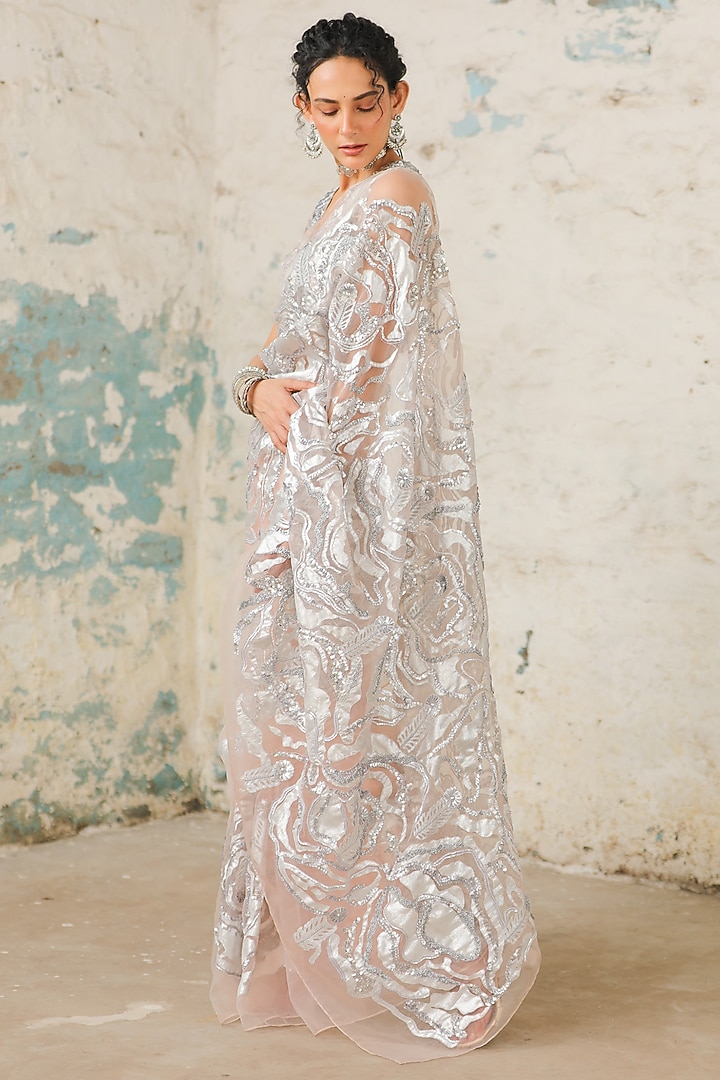 Pale Peach Organza Aari Hand Embroidered Reception Saree Set by Saksham and Neharicka at Pernia's Pop Up Shop