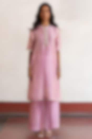 Lavender & Peach Banarasi Cotton Silk Printed & Embroidered Kurta Set by Saksham and Neharicka at Pernia's Pop Up Shop
