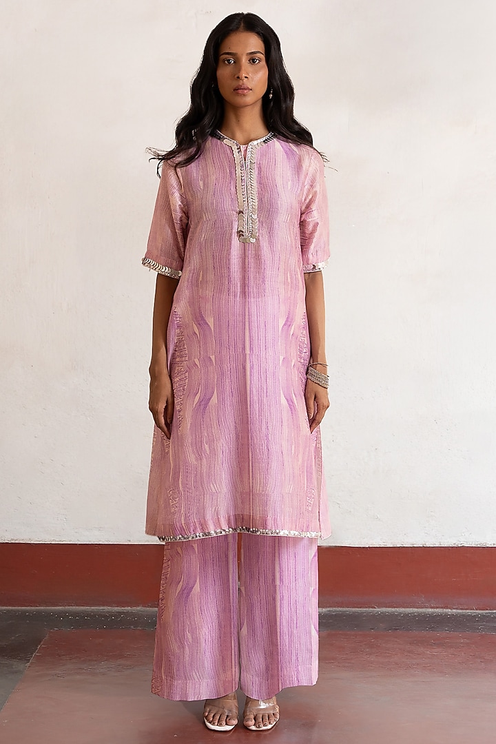 Lavender & Peach Banarasi Cotton Silk Printed & Embroidered Kurta Set by Saksham and Neharicka at Pernia's Pop Up Shop