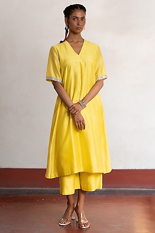 Yellow Banarasi Cotton Silk Hand Embroidered Kurta Set by Saksham and Neharicka