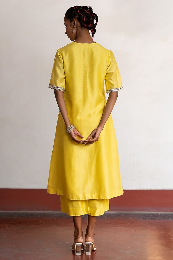 Yellow Banarasi Cotton Silk Hand Embroidered Kurta Set by Saksham and Neharicka at Pernia's Pop Up Shop