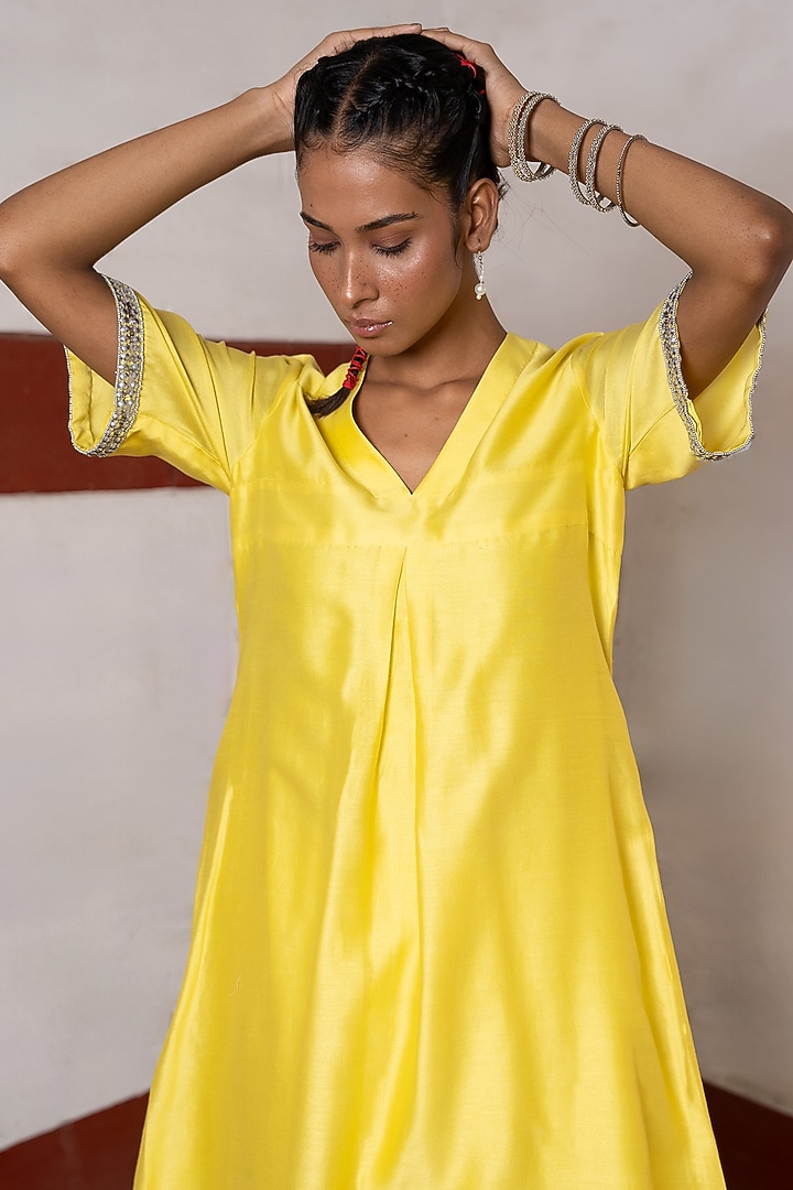 Yellow Banarasi Cotton Silk Hand Embroidered Kurta Set by Saksham and Neharicka at Pernia's Pop Up Shop