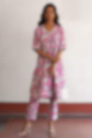 Pink Banarasi Cotton Silk Printed & Embroidered Kurta Set by Saksham and Neharicka at Pernia's Pop Up Shop