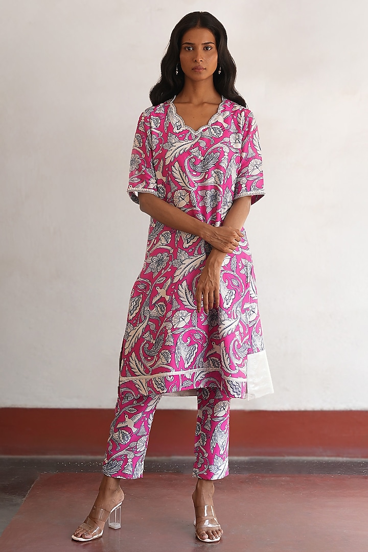 Pink Banarasi Cotton Silk Printed & Embroidered Kurta Set by Saksham and Neharicka at Pernia's Pop Up Shop