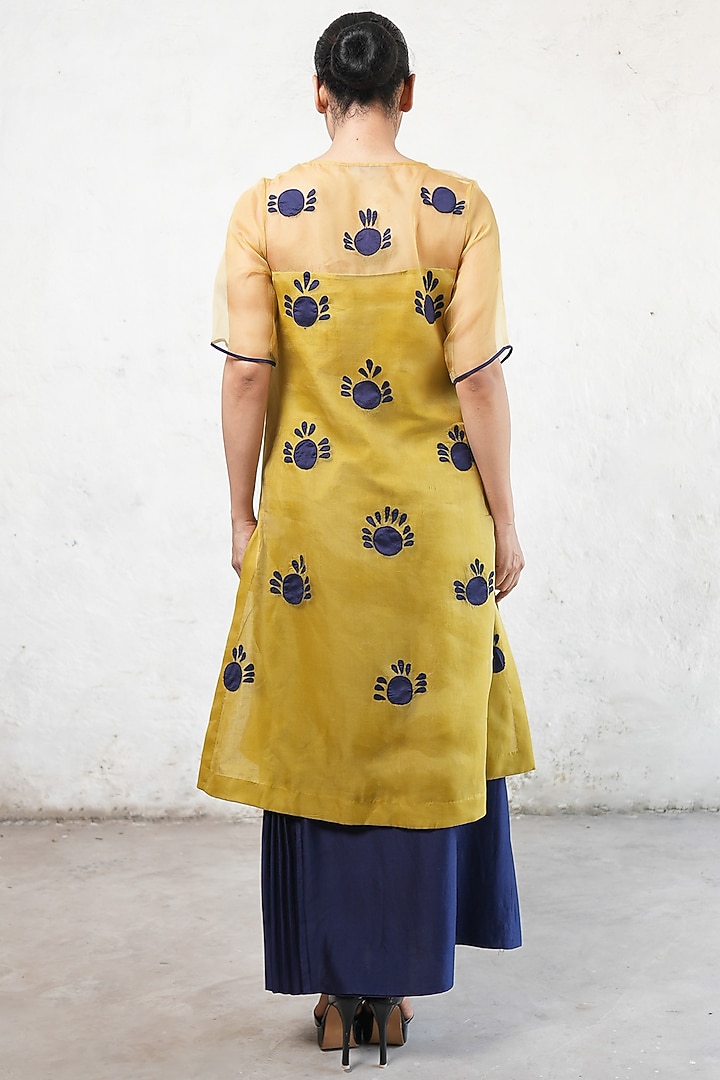 Ochre Yellow Banarasi Silk Organza Applique Embroidered Kurta Set by Saksham and Neharicka at Pernia's Pop Up Shop