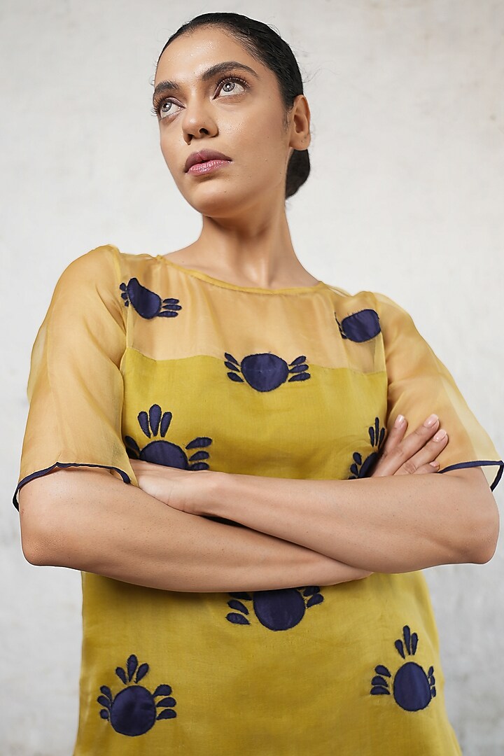Ochre Yellow Banarasi Silk Organza Applique Embroidered Kurta Set by Saksham and Neharicka at Pernia's Pop Up Shop
