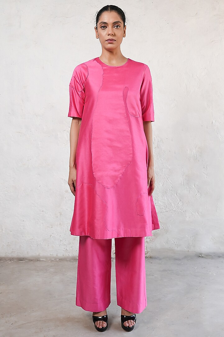 Fuchsia Pink Banarasi Cotton Silk Applique Embroidered Kurta Set by Saksham and Neharicka at Pernia's Pop Up Shop