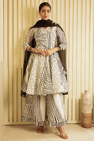 Black & White Chanderi Printed Kurta Set by Saksham and Neharicka