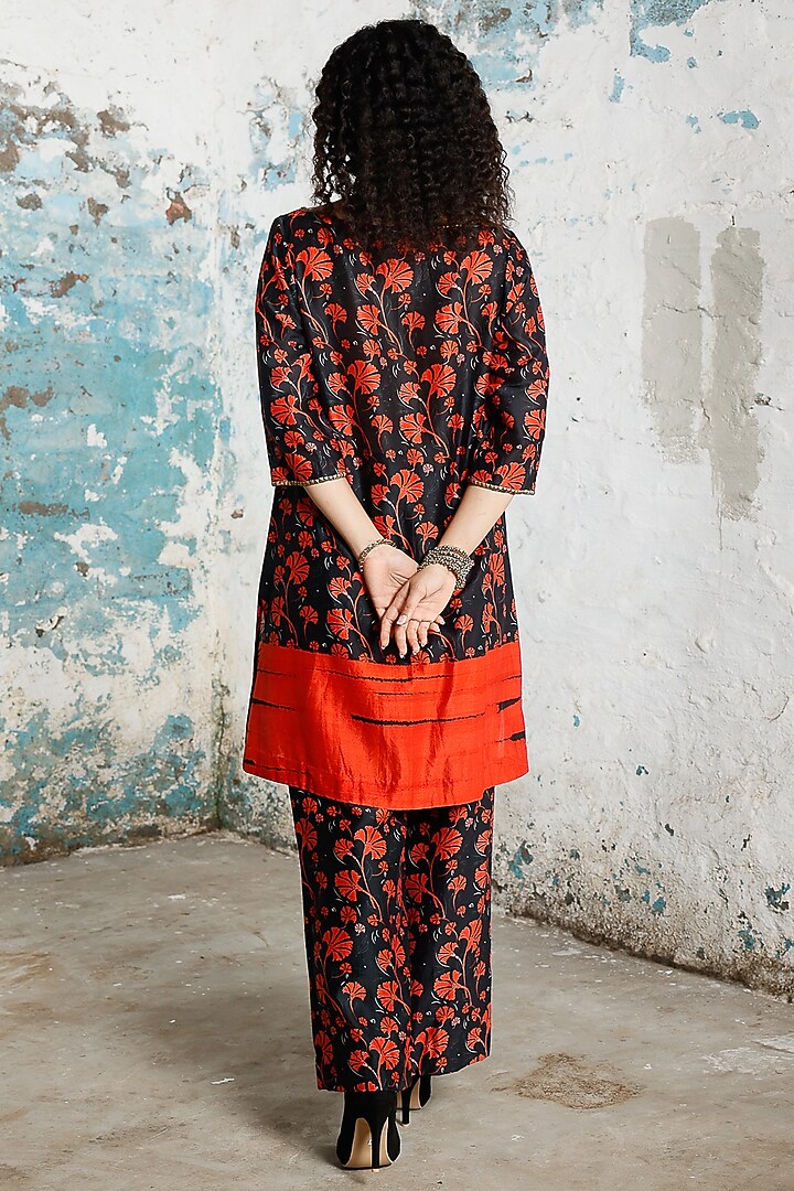 Red & Black Banarasi Cotton Silk Printed & Embroidered Kurta Set by Saksham and Neharicka at Pernia's Pop Up Shop