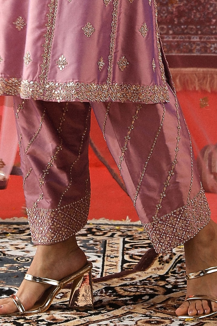 Mauve Silk Gota Patti Embroidered Kurta Set by SABE at Pernia's Pop Up Shop