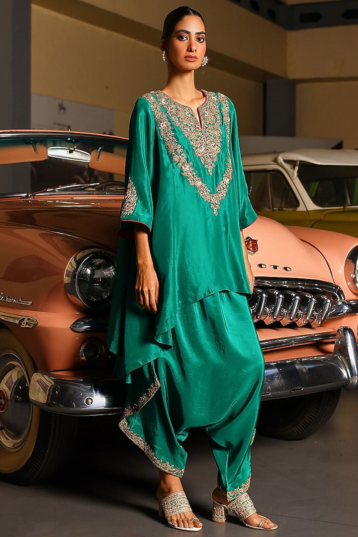 Green Pure Silk Zari & Resham Hand Embroidered Kurta Set by SABE at Pernia's Pop Up Shop