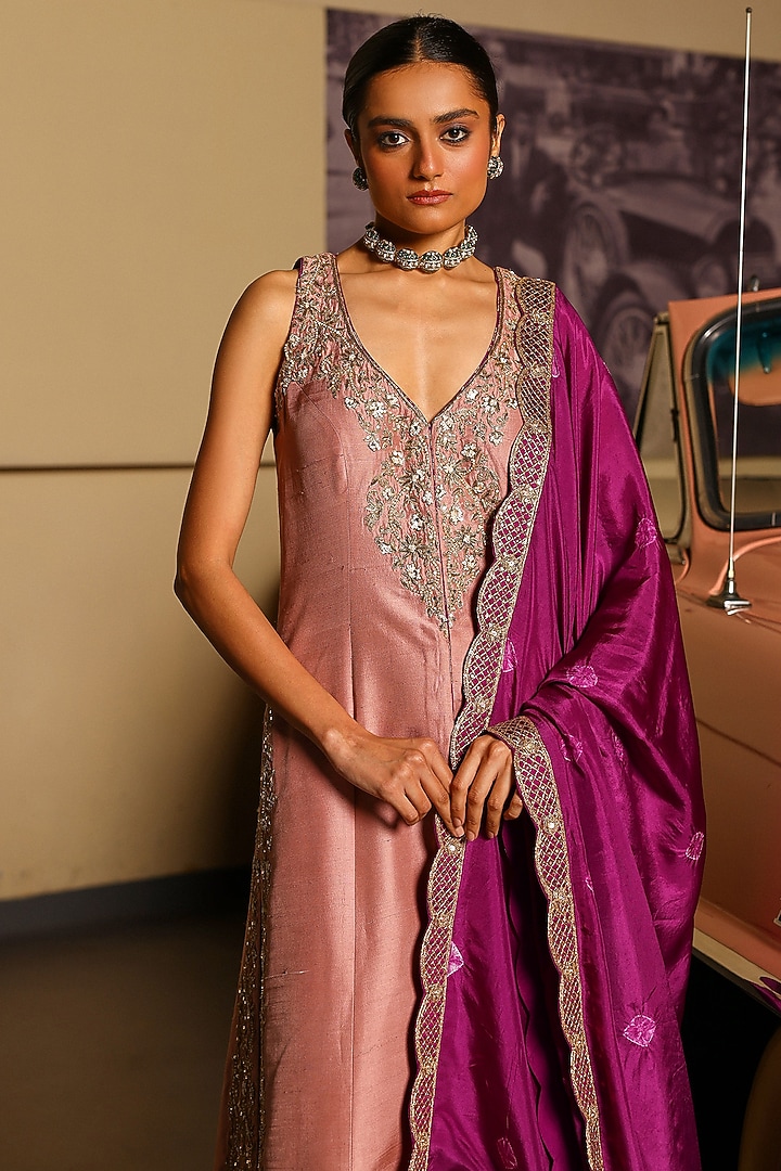Rose Pink Pure Silk Dabka & Zari Hand Embroidered Kurta Set by SABE at Pernia's Pop Up Shop