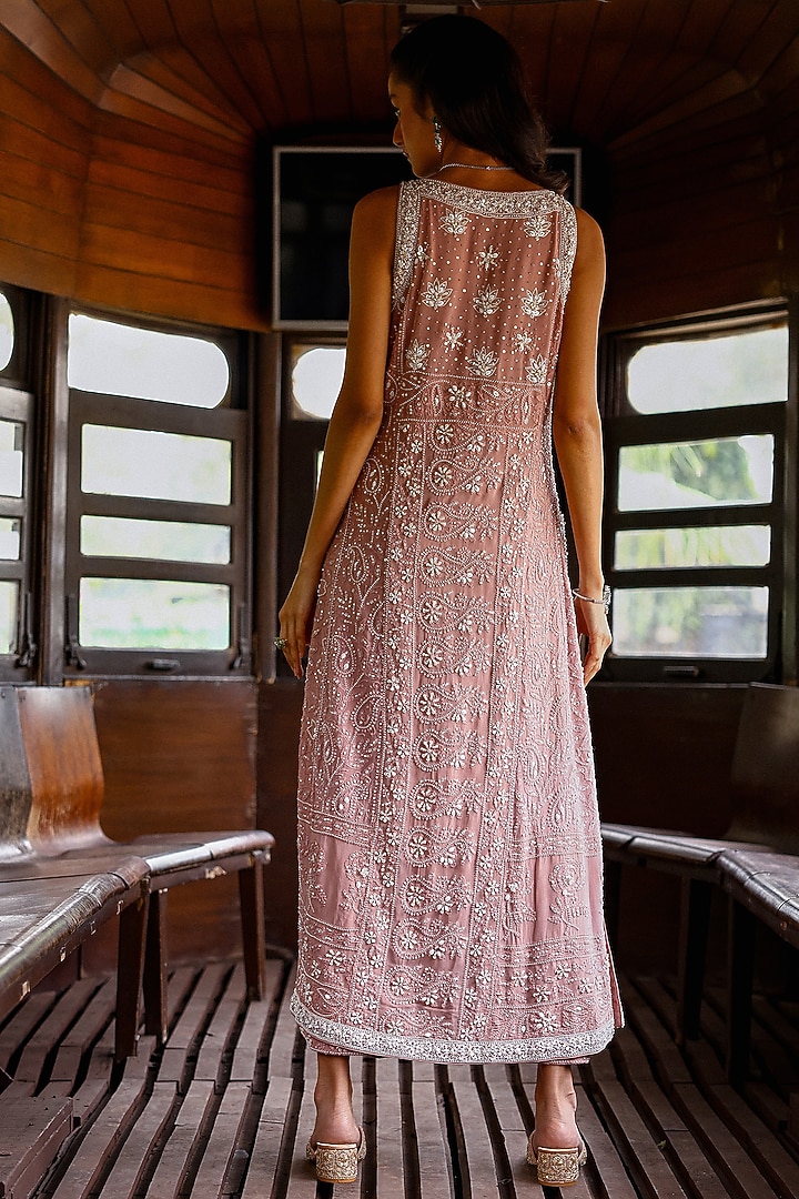 Rose Pink Chikankari Resham & Sequins Hand Embroidered Kurta Set by SABE at Pernia's Pop Up Shop