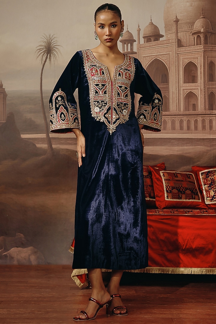 Green Velvet Dabka Embroidered Kaftan Set by SABE at Pernia's Pop Up Shop