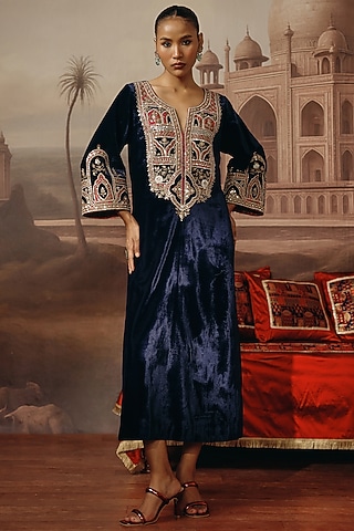 Green Velvet Dabka Embroidered Kaftan Set by SABE