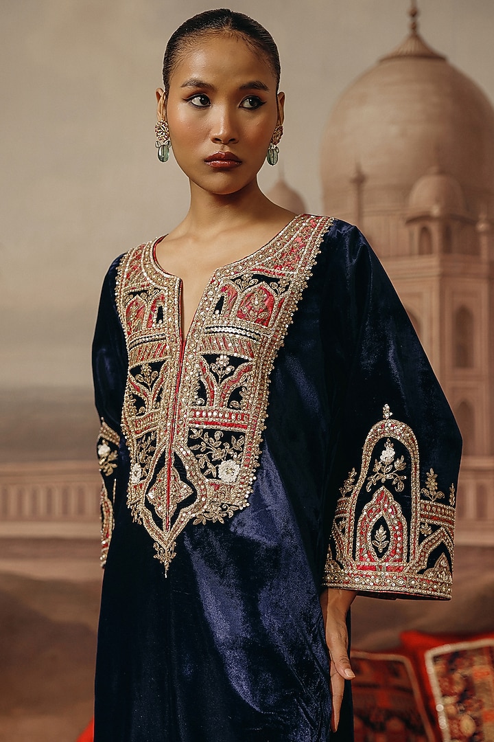 Green Velvet Dabka Embroidered Kaftan Set by SABE at Pernia's Pop Up Shop