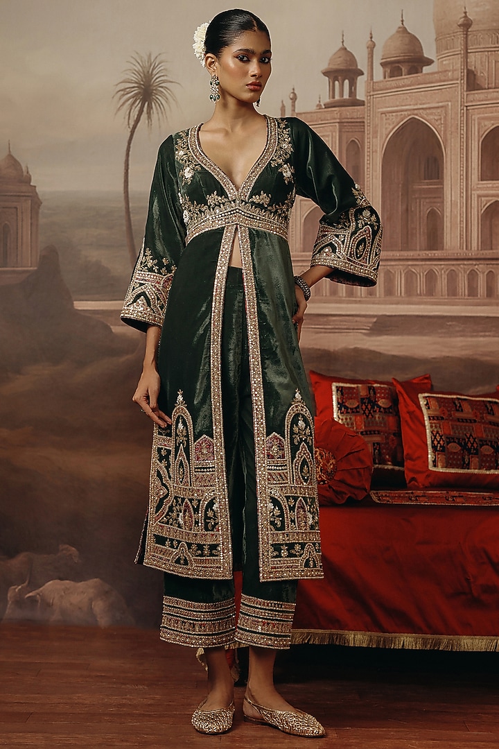 Green Velvet Dabka Embroidered Kurta Set by SABE at Pernia's Pop Up Shop