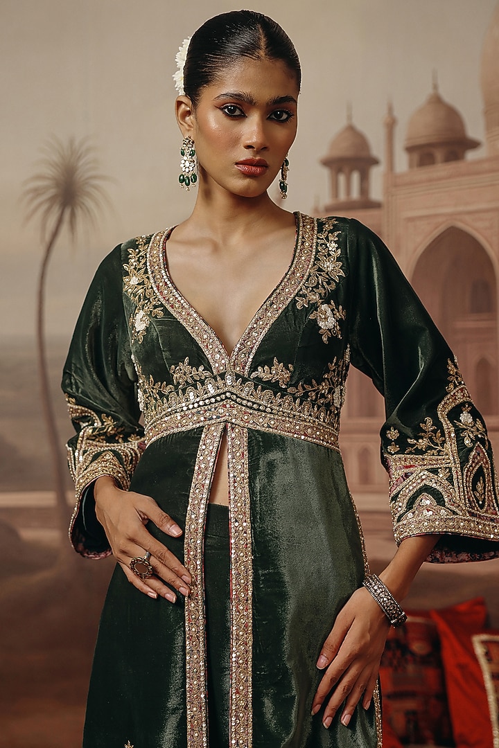 Green Velvet Dabka Embroidered Kurta Set by SABE at Pernia's Pop Up Shop
