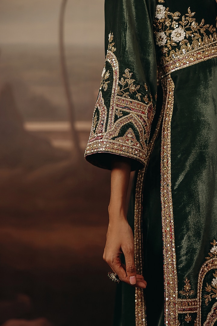 Green Velvet Dabka Embroidered Kurta Set by SABE at Pernia's Pop Up Shop