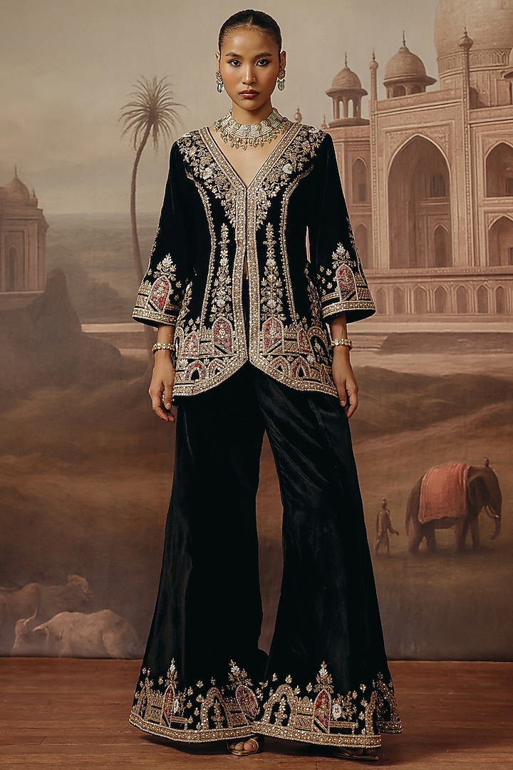 Onyx Black Velvet Dabka Embroidered Kurta Set by SABE at Pernia's Pop Up Shop