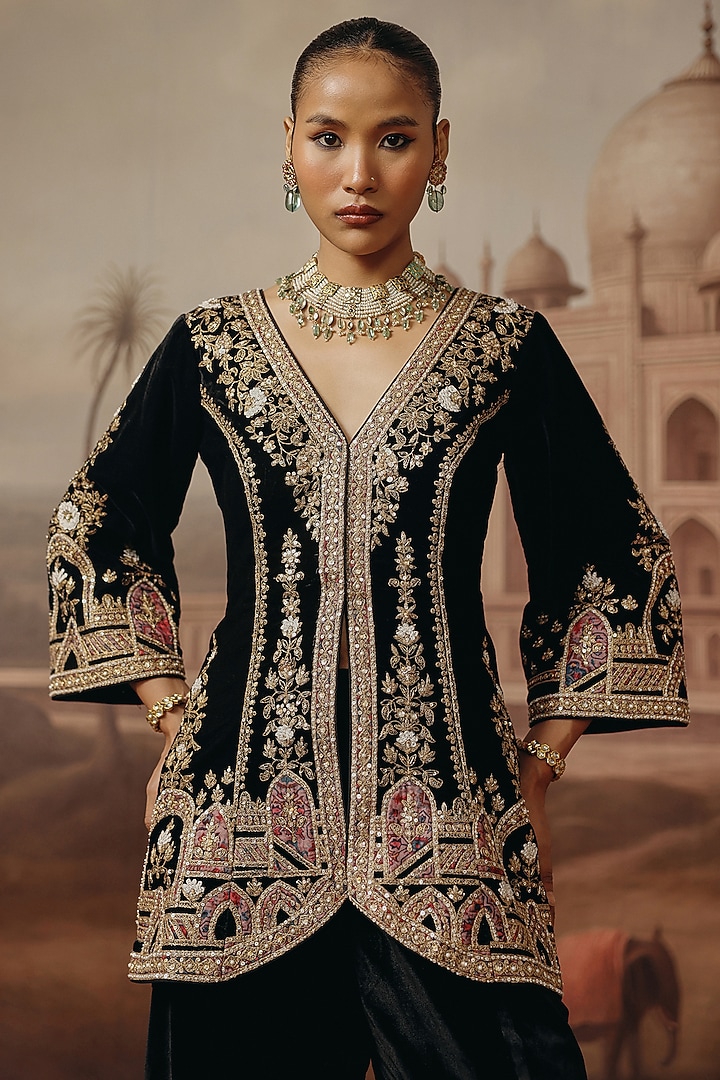 Onyx Black Velvet Dabka Embroidered Kurta Set by SABE at Pernia's Pop Up Shop