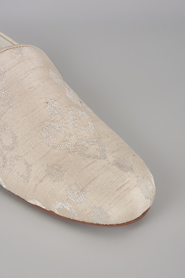 Ivory Raw Silk Zari Embellished Loafers by SALIL BHATIA at Pernia's Pop Up Shop