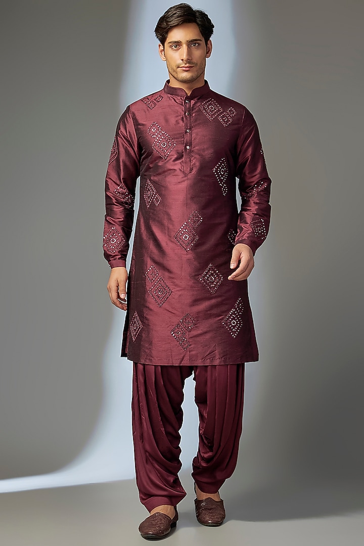 Wine Silk Mirror Embroidered Kurta Set by SALIL BHATIA at Pernia's Pop Up Shop