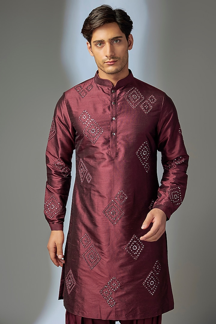 Wine Silk Mirror Embroidered Kurta Set by SALIL BHATIA at Pernia's Pop Up Shop