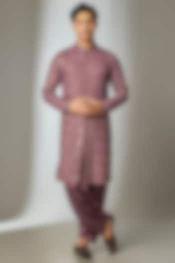 Mulberry Mauve Georgette Thread Embellished Kurta Set by SALIL BHATIA at Pernia's Pop Up Shop