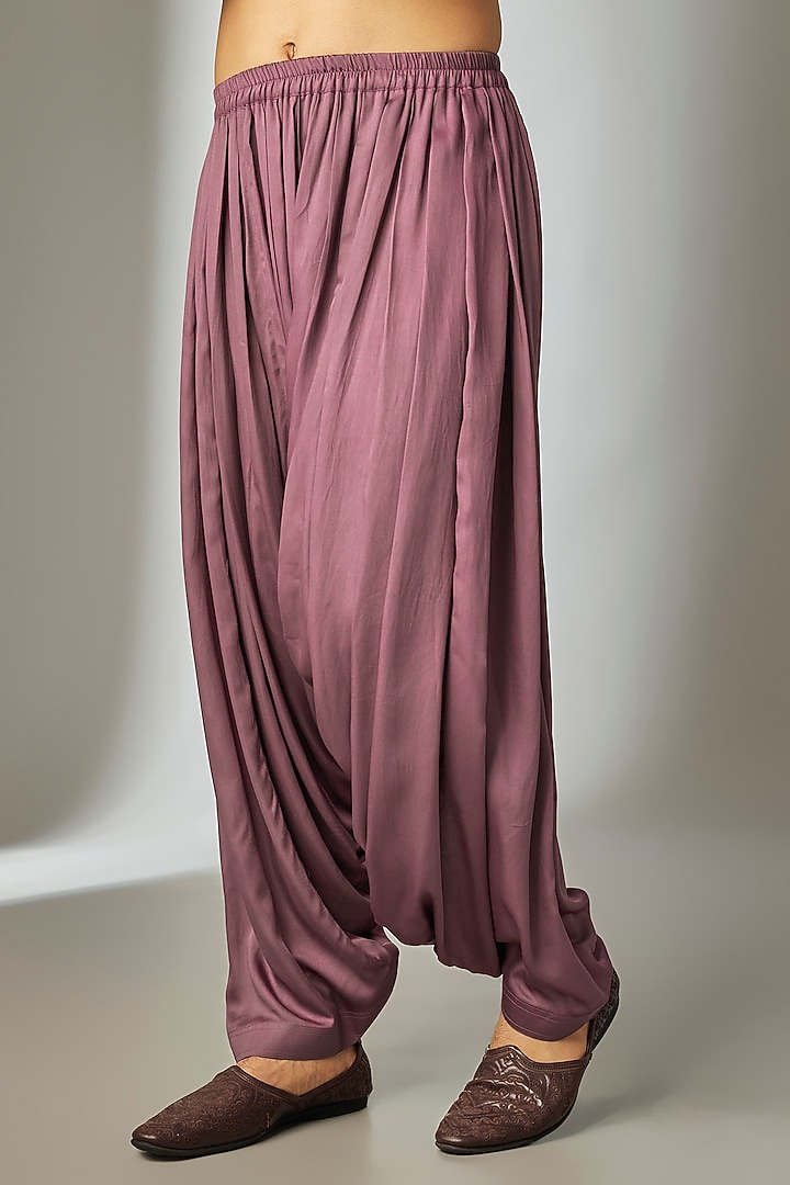 Mulberry Mauve Georgette Thread Embellished Kurta Set by SALIL BHATIA at Pernia's Pop Up Shop