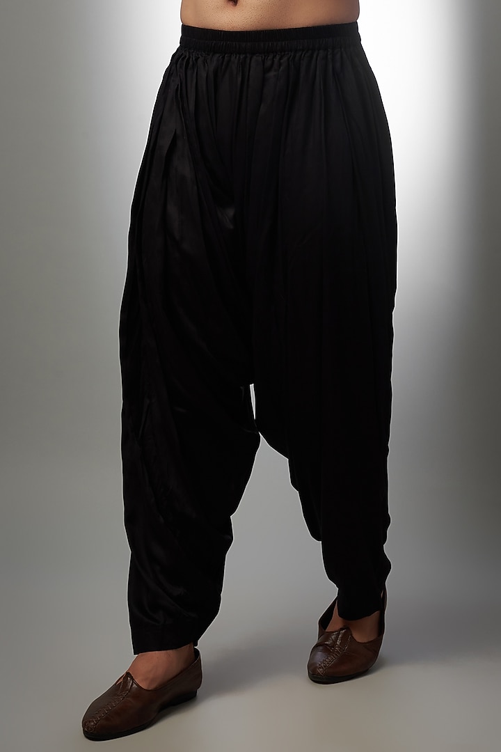 Black Silk Chanderi Embroidered Kurta Set by SALIL BHATIA at Pernia's Pop Up Shop