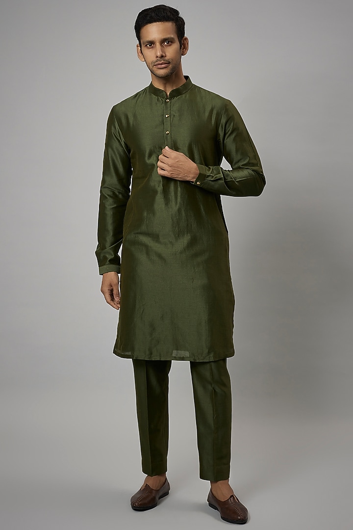 Mehendi Green Silk Chanderi Kurta Set by SALIL BHATIA at Pernia's Pop Up Shop