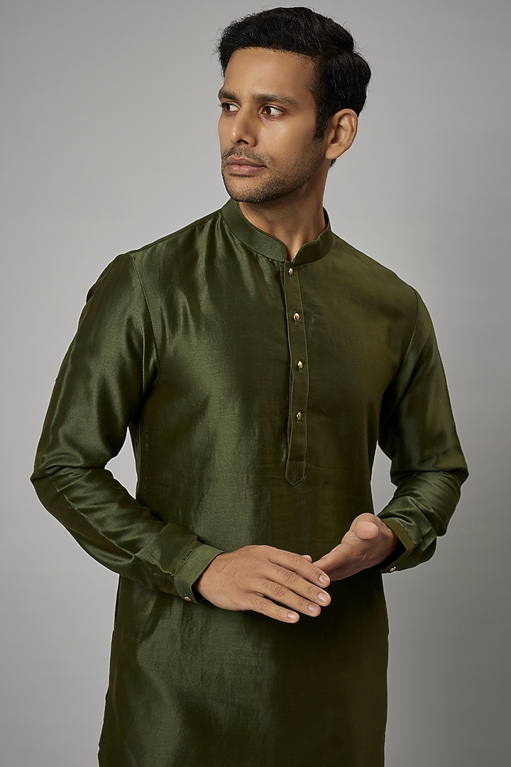 Mehendi Green Silk Chanderi Kurta Set by SALIL BHATIA at Pernia's Pop Up Shop