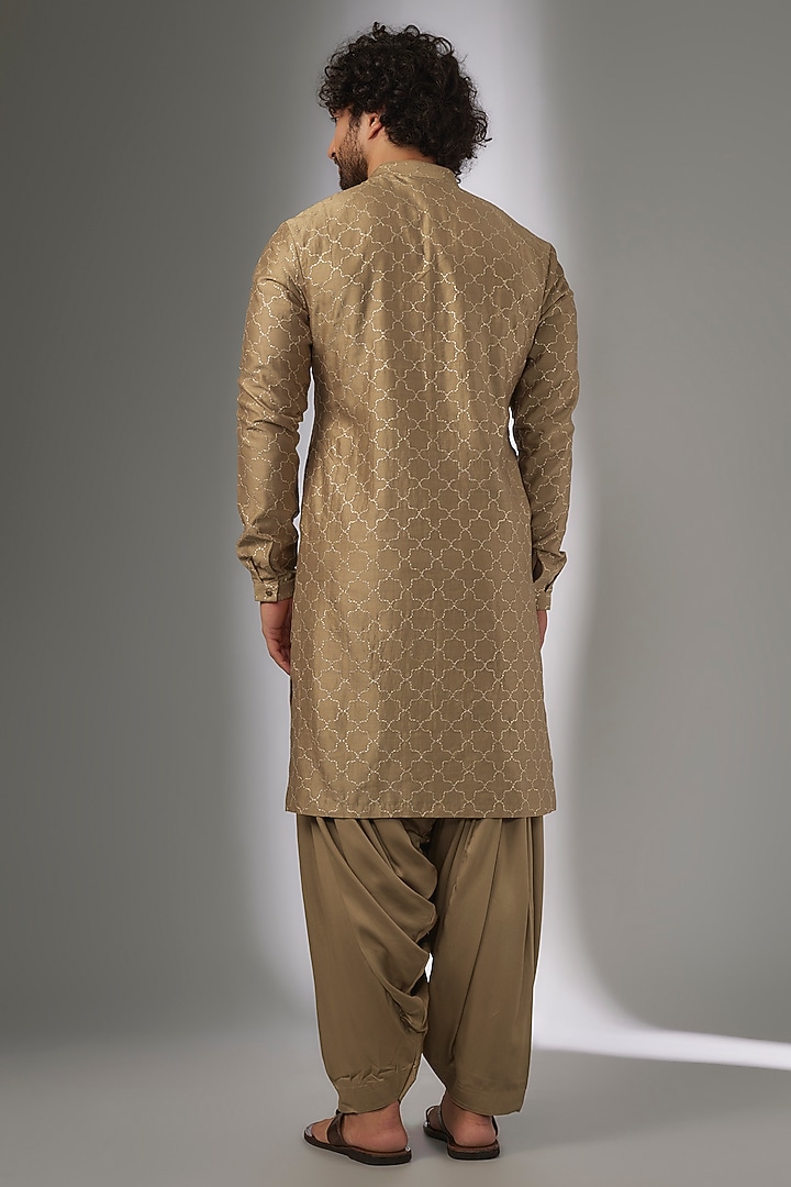 Gold Chanderi Silk Zari Work Kurta Set by SALIL BHATIA at Pernia's Pop Up Shop
