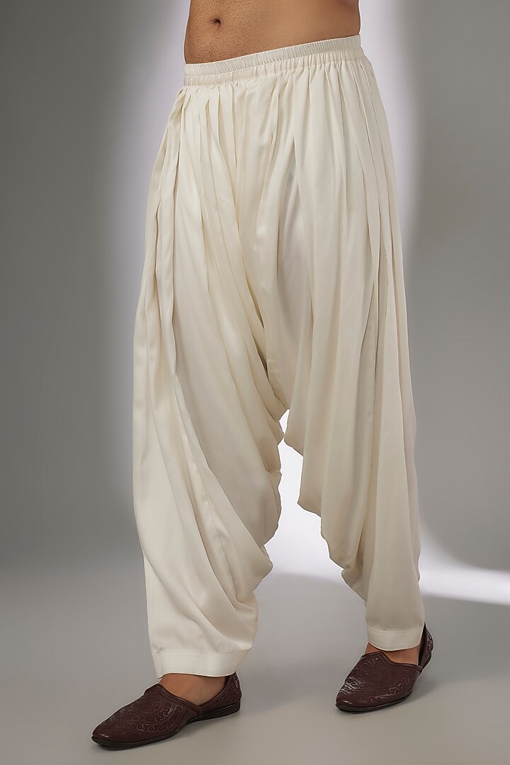 Yellow & Ivory Georgette Thread Work Ombre Kurta Set by SALIL BHATIA at Pernia's Pop Up Shop