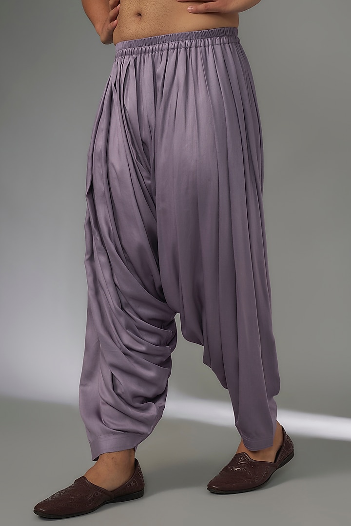 Lavender Dola Silk Thread & Sequins Embellished Kurta Set by SALIL BHATIA at Pernia's Pop Up Shop
