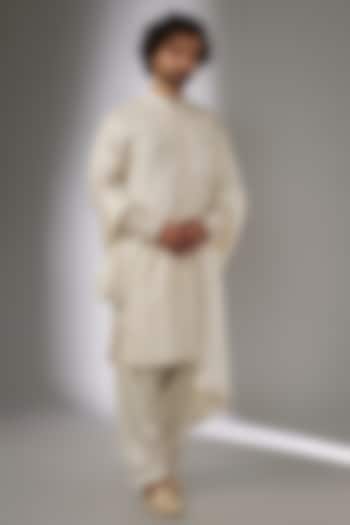 Pearl White Silk Chanderi Threadwork Kurta Set by SALIL BHATIA