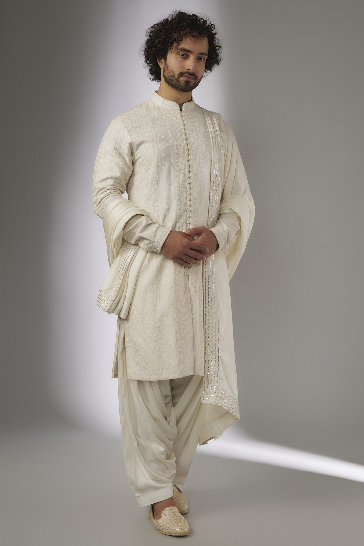 Pearl White Silk Chanderi Threadwork Kurta Set by SALIL BHATIA
