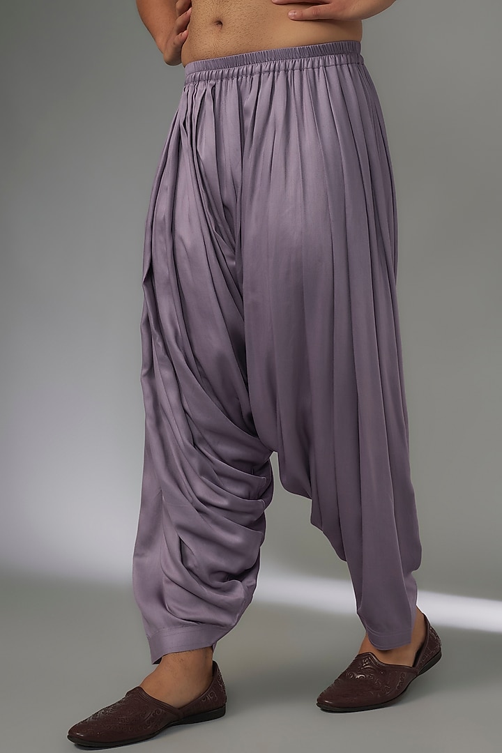 Lavender Dola Silk Thread & Sequins Embellished Kurta Set by SALIL BHATIA at Pernia's Pop Up Shop