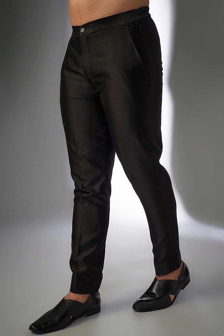 Black Dola Silk Mirror Embroidered Indo-Western Set by SALIL BHATIA at Pernia's Pop Up Shop