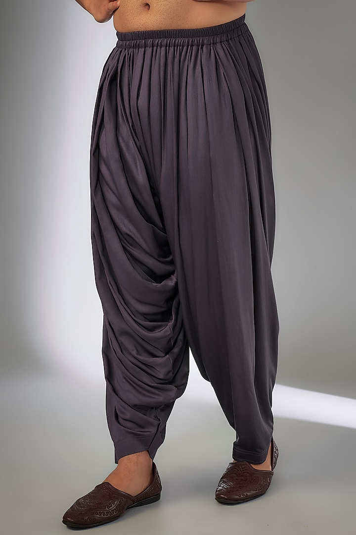 Plum Dola Silk Thread Embellished Kurta Set by SALIL BHATIA at Pernia's Pop Up Shop