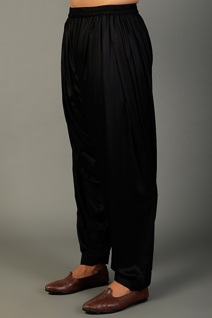 Navy Blue Georgette Kurta Set by SALIL BHATIA at Pernia's Pop Up Shop