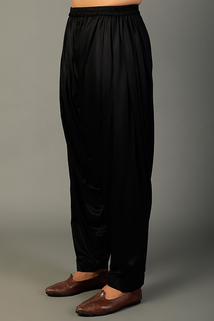 Black Georgette Kurta Set by SALIL BHATIA at Pernia's Pop Up Shop